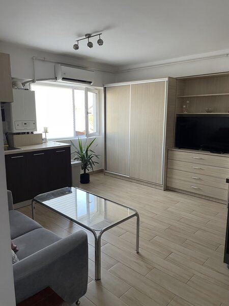 Aparatorii Patriei sector 4, metrou 3 minute